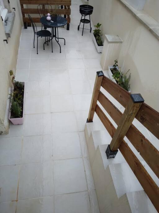 Appartement Cosy Avec Terrasse Vaux-Sur-Seine Екстериор снимка